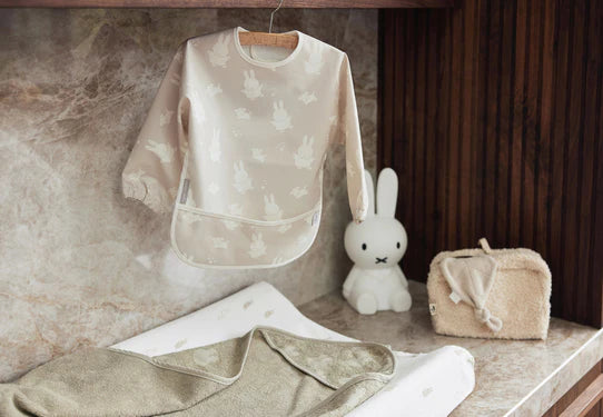 Babero manga larga Miffy&Snuffy Nougat Jollein