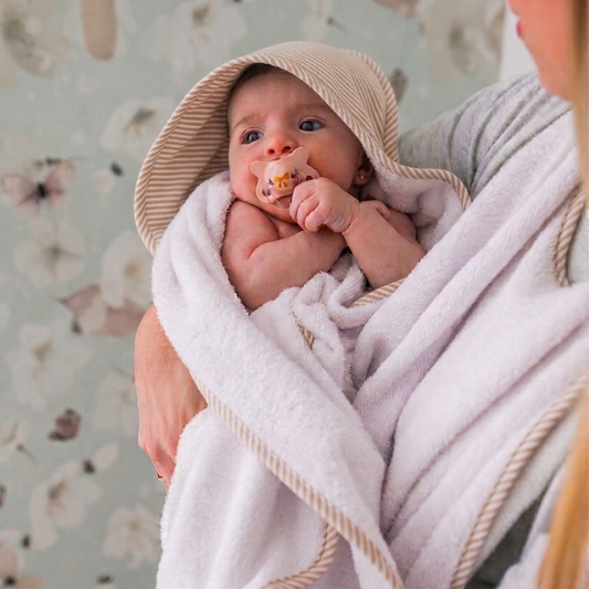 Toalla Delantal Rayas Beige Antu Baby