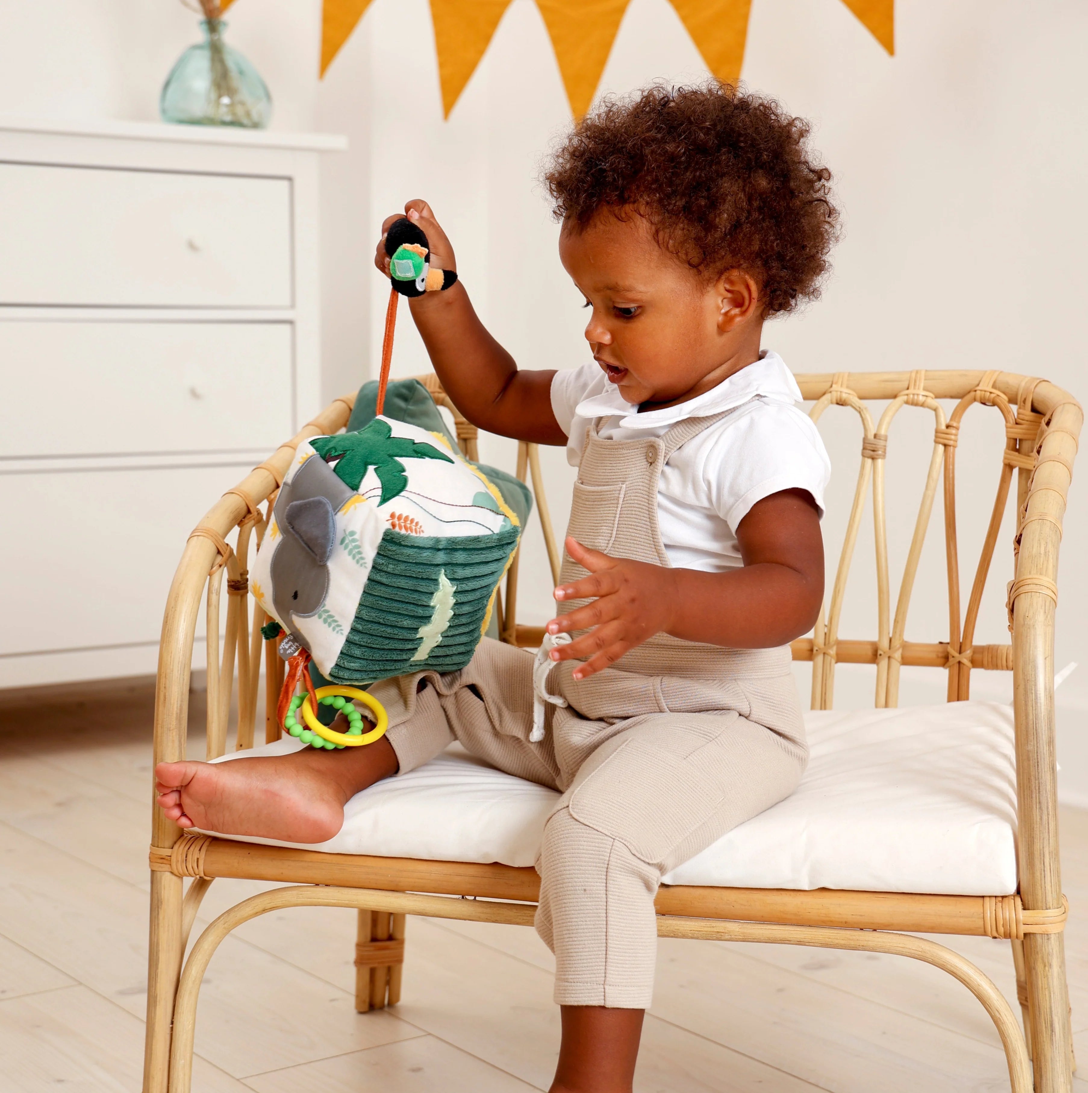 Cubo suave de actividades Selva Little Big Friends