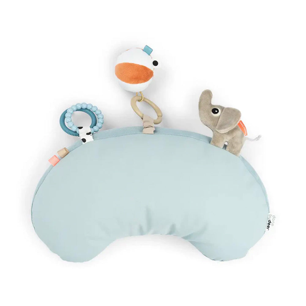 Almohada de actividades juego boca abajo Tiny Farm azul Done By Deer
