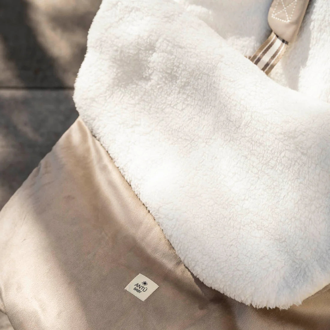 Saco de Coche Beige Antu Baby