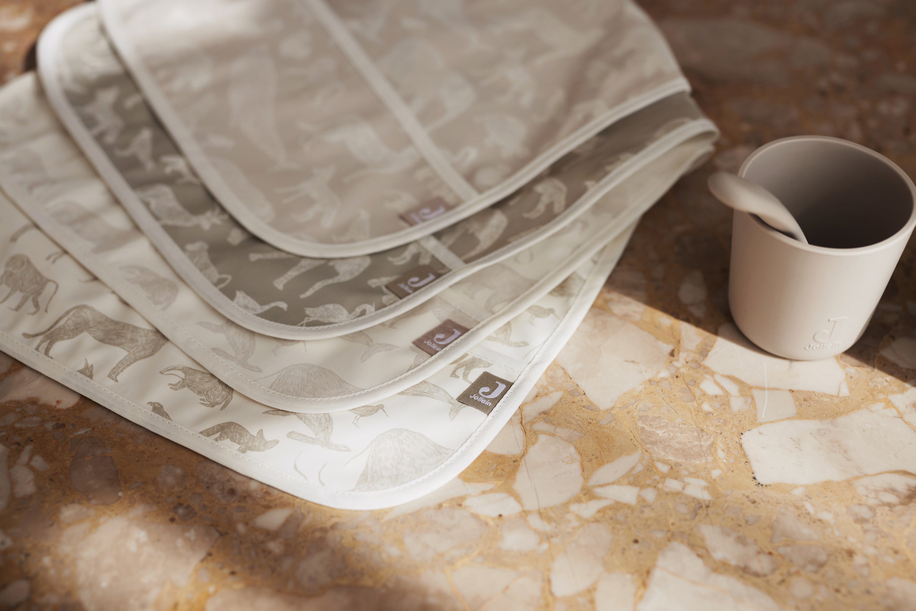 Pack 2 Baberos impermeables Animals Olive Green Jollein