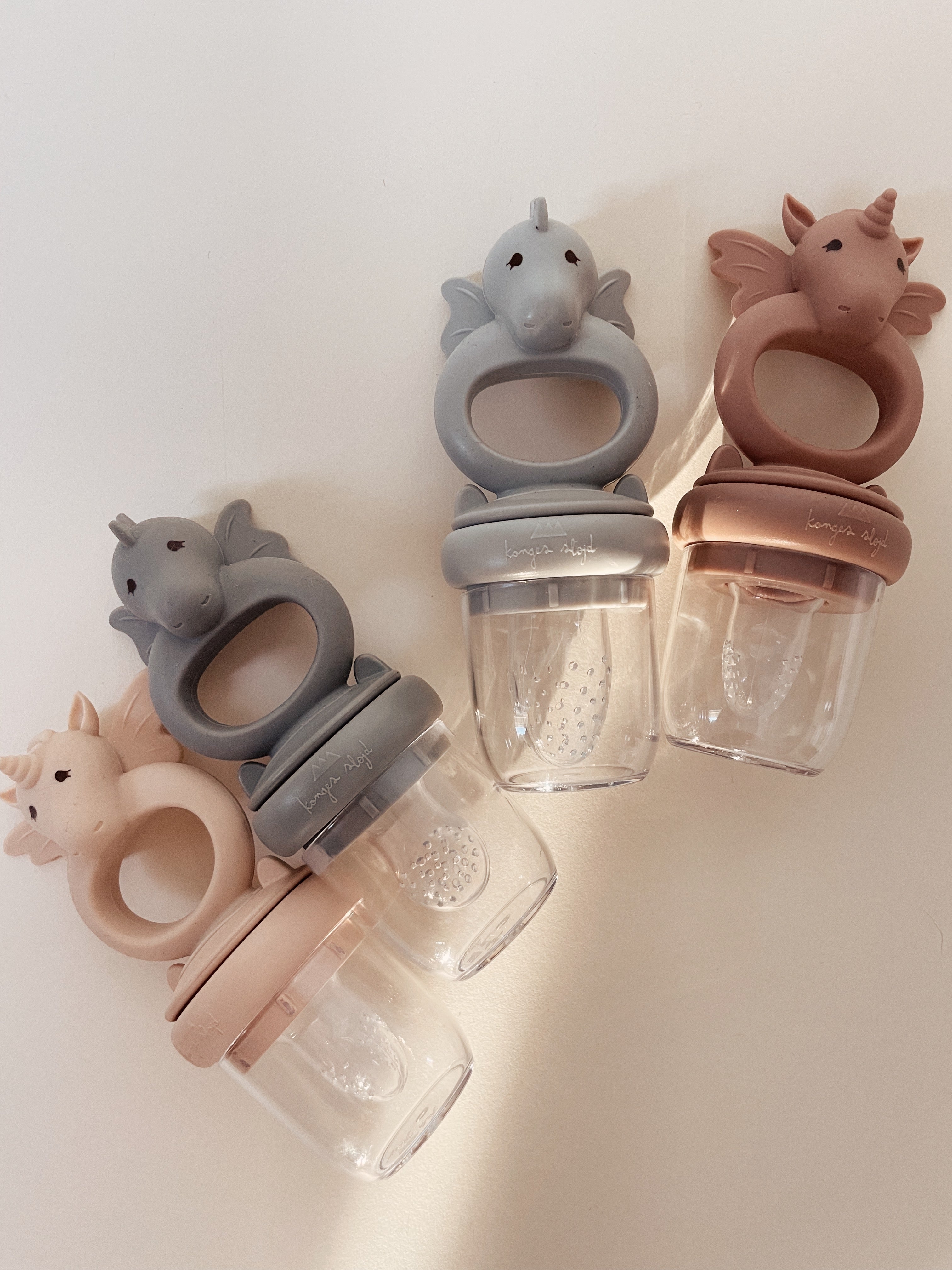 Set 2 Chupetes de alimentación para frutas Unicorn Shell/Blush Konges Sløjd