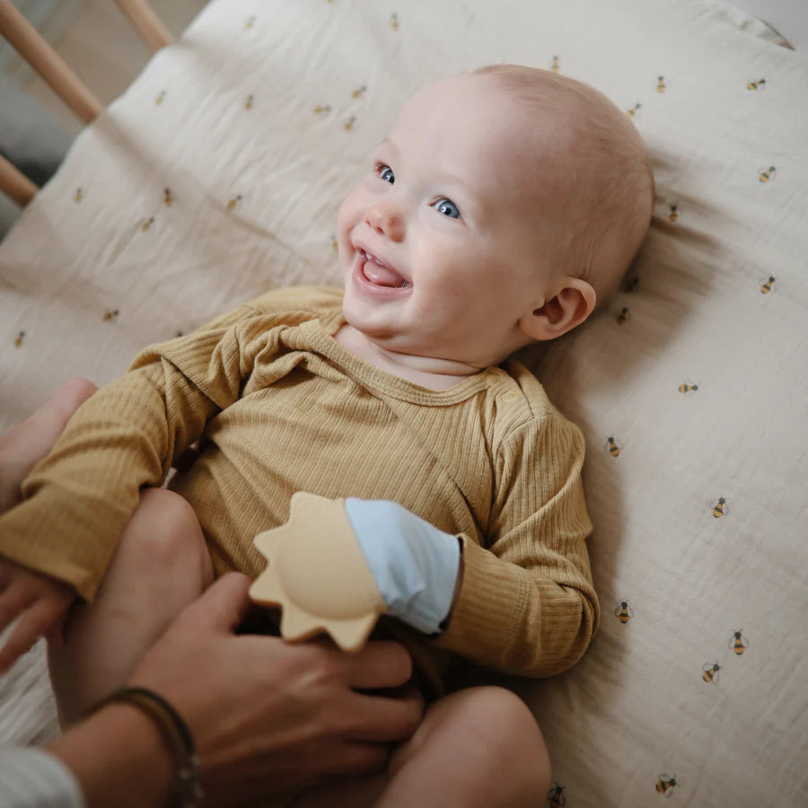 Guante mordedor Sun Mushie