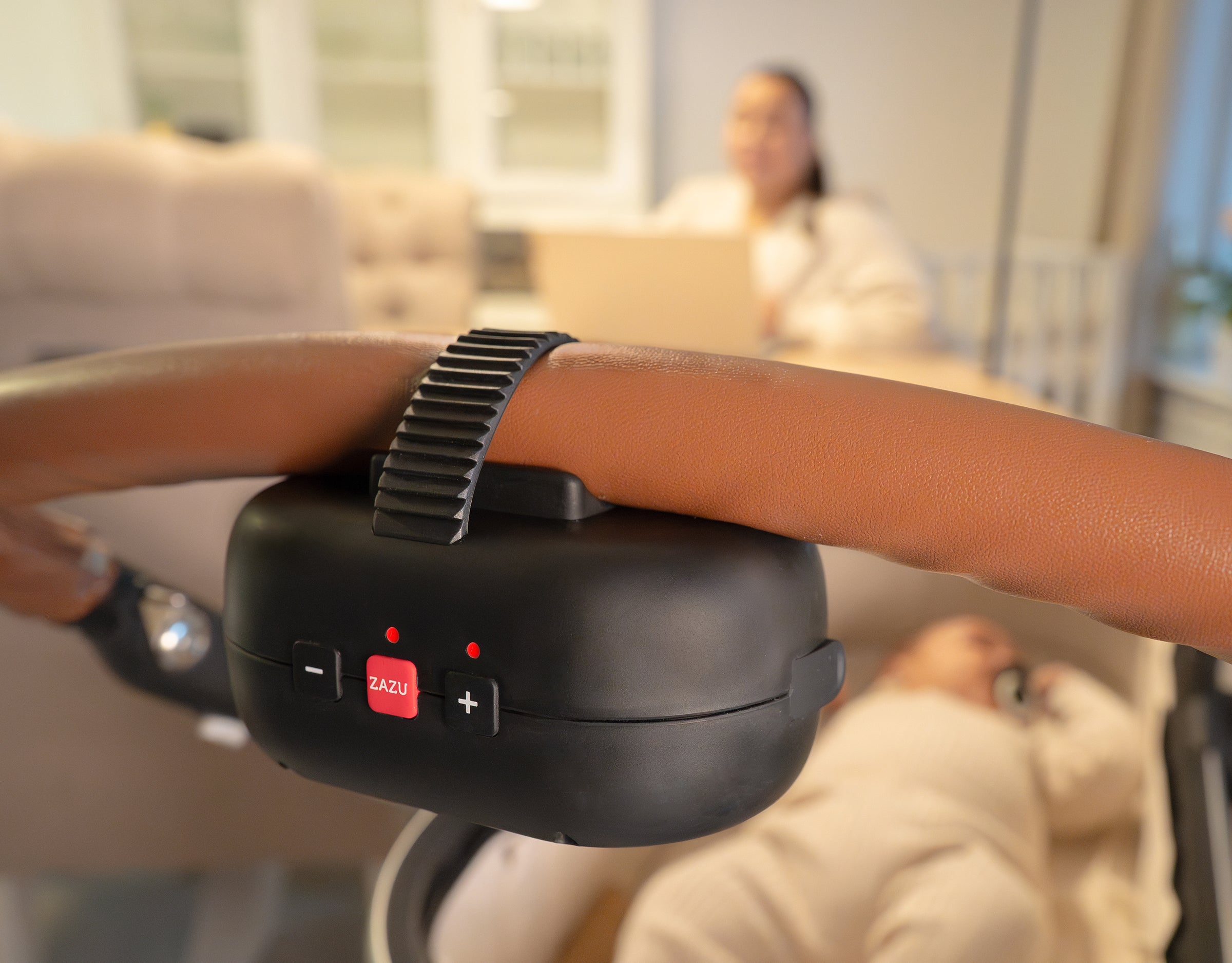 Mecedor portátil recargable para coches con sensor de llanto Baby Rocker Zazu