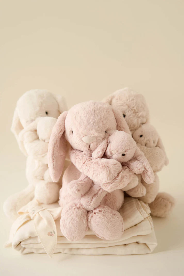 Peluche Snuggle Bunnies Frankie the Bunny Blush