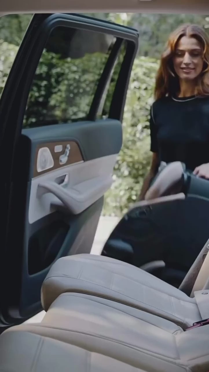 Ligera, plegable, cómoda y fácil de trasladar 🙌🏼

La Cybex Solution G2 Butaca Plegable está pensada para esa etapa en que tu peque ya creció, pero sigue necesitando la máxima protección 🛡️

Se pliega en segundos y la puedes cambiar fácilmente de un auto a otro 🚗
Ideal cuando se mueve entre mamá, papá, abuelos o actividades después del colegio

Cómoda para trayectos diarios y también para viajes más largos 
Uso por norma: 100–150 cm | 15–50 kg
Recomendada desde los 4 hasta los 12 años

Perfecta para la r