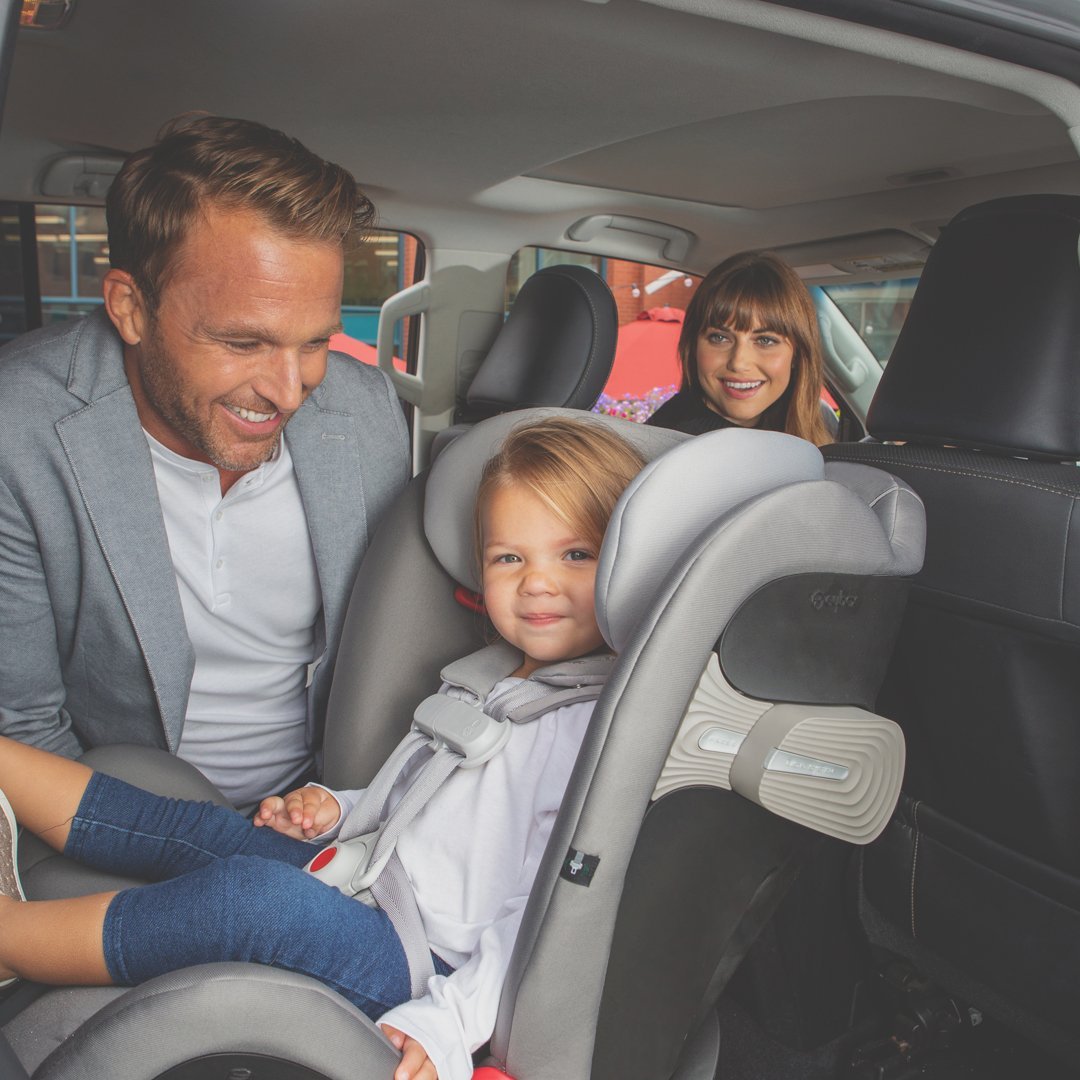 Silla de Auto Convertible todo en uno Eternis S All-In-One Black Cybex