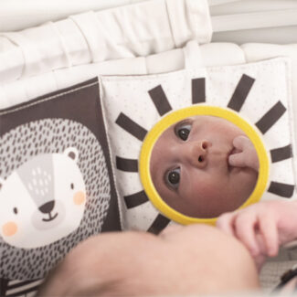 Libro Savannah Blanco y Negro Taf Toys